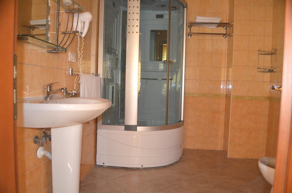 Hotel Dyrrah Дуррес Экстерьер фото